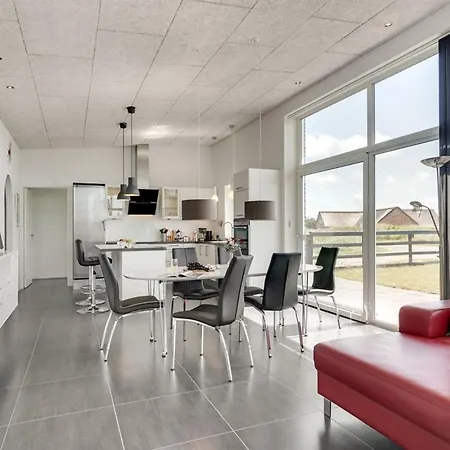 Synthia - 300m From The Sea By Interhome